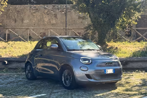 Fiat 500 500e Berlina 42 kWh Icon-Auton.320Km-CarP