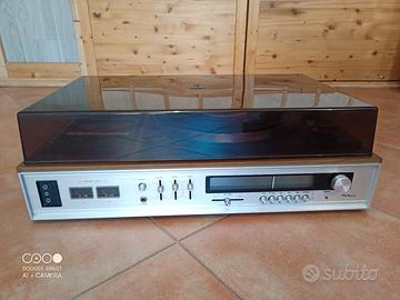 Antico giradischi TOKAI