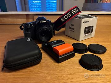 Canon 60D + Obiettivo 50mm f/1.8 + 3 Batterie + SD