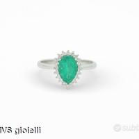 Anello con smeraldo colombiano e diamanti