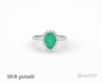 Anello con smeraldo colombiano e diamanti