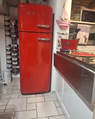 FRIGORIFERO CON CONGELATORE SMEG FAB30RS4
