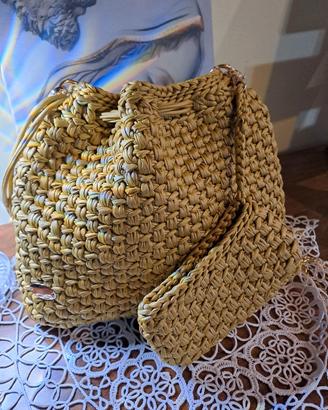 Elegante borsa secchiello  stile Bottega Veneta 