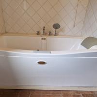 jacuzzi vasca idromassaggio 