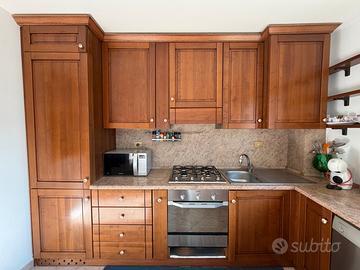 Cucina completa in legno massello