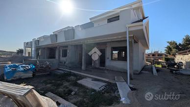 VILLA A SCHIERA A POMEZIA