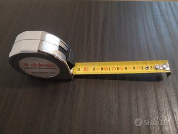 METRO A NASTRO FLESSOMETRO 