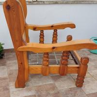 Poltrona in legno senza cuscino