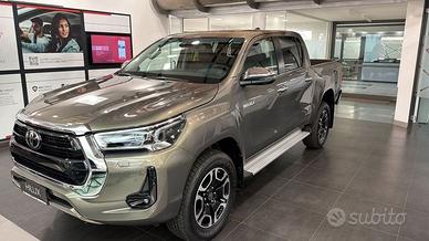 Toyota Hilux 2.8 D-4D 48V A/T 4WD DC Executive