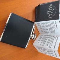 Fiaschetta portaliquori in pelle nera e acciaio