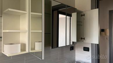 Mobile bagno a specchio salvaspazio