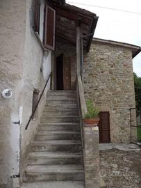 CIELO-TERRA CON GIARDINO DA RISTRUTTURARE