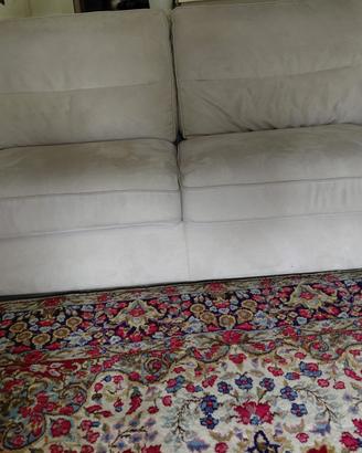 Elegnate ampio divano 3 posti da salotto