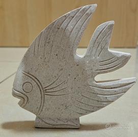 Elegante Scultura Pesce in Pietra 