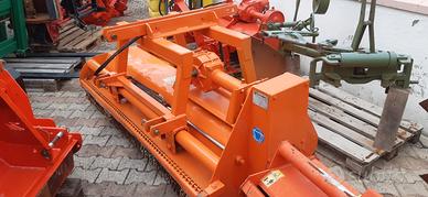 Vasta disponibilità di trince per trattori