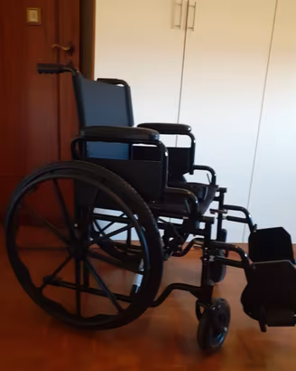 SEDIA A ROTELLE CARROZZELLA  NUOVA