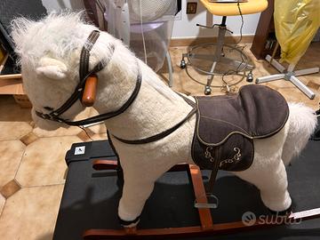 Cavallo a dondolo