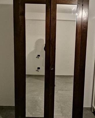 Armadio arte povera a due ante con specchi