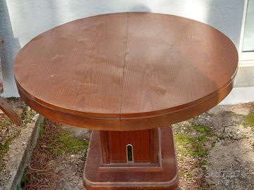 Tavolo rotondo in legno