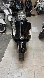 Piaggio Vespa 300 GTS - 2022
