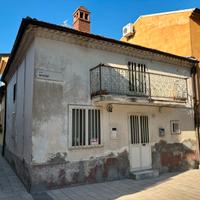 Casa indipendente in centro ad Atella