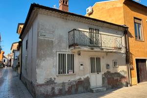 Casa indipendente in centro ad Atella