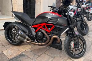 Ducati diavel red carbon