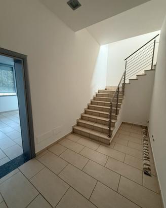 Laboratorio con Uffici Bastiglia