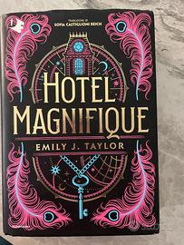 Libro Hotel Magnifique