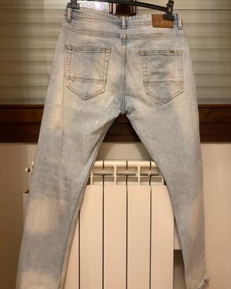 Pantaloni jeans