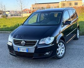 Volkswagen Touran 2.0 Ecofuel 7 POSTI