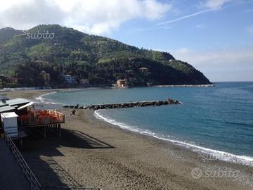 Levanto 50 metri da spiaggia di sabbia