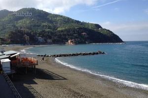 Levanto 50 metri da spiaggia di sabbia