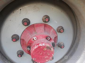 2 ruote 385/65 r22.5 complete di cerchi