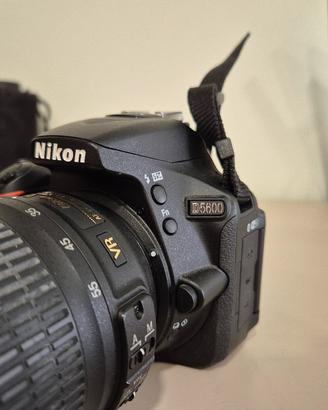 Nikon D5600 con 18-55mm