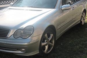 Mercedes stesonwegon 270