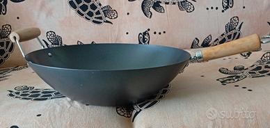 PENTOLA WOK ANTIADERENTE

35x10

