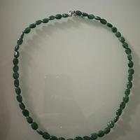 Collana con pietre di giada