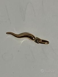 cornetto portafortuna in oro giallo 18 K