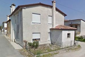 Casa con giardino e pertinenza