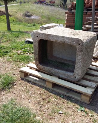 Antica Vasca in pietra