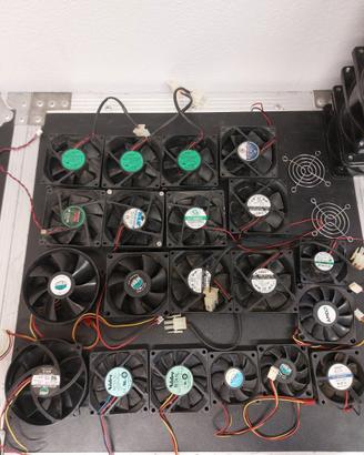 LOTTO DI VENTOLE DI RAFFREDDAMENTO 12V / 220 V.