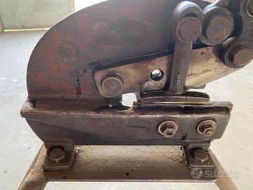 Cesoia manuale per lamiera