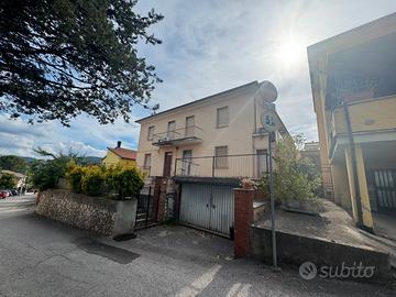 Appartamento su due piani in villetta bifamiliare