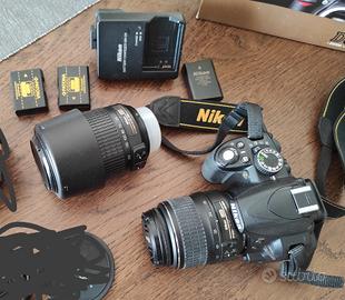 Nikon D3100 praticamente nuova con grandangolo e c