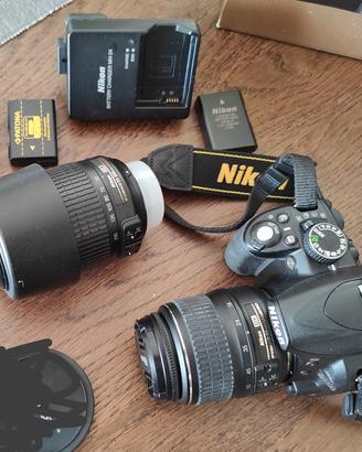 Nikon D3100 praticamente nuova con grandangolo e c