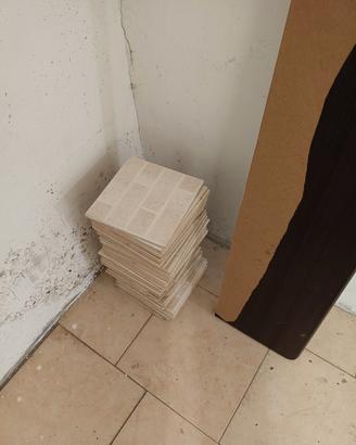 n 40 piastrelle 20x20