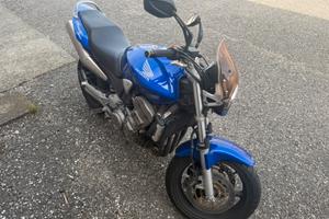 Honda hornet 900