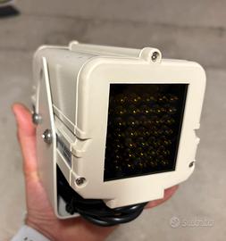 URMET Illuminatore infrarosso a LED