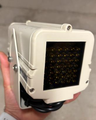 URMET Illuminatore infrarosso a LED